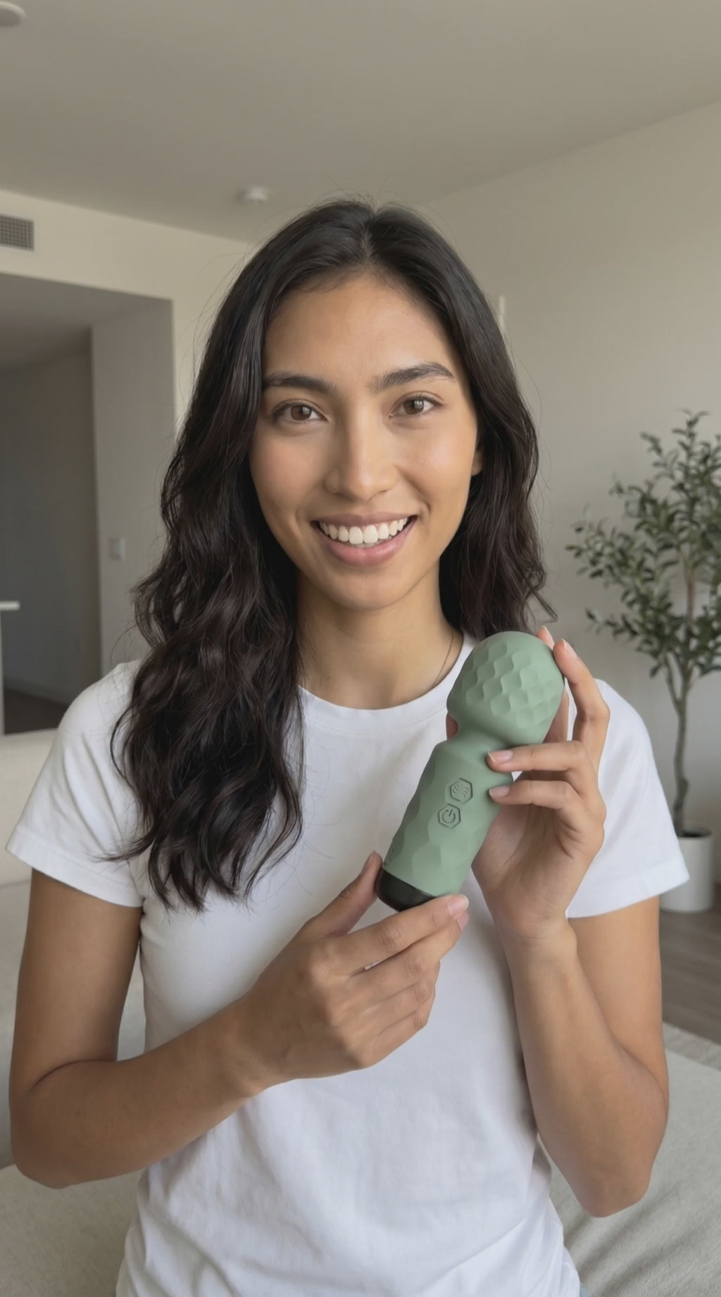 Screaming O Cuties Winny Vibrating Mini Wand Vibrator