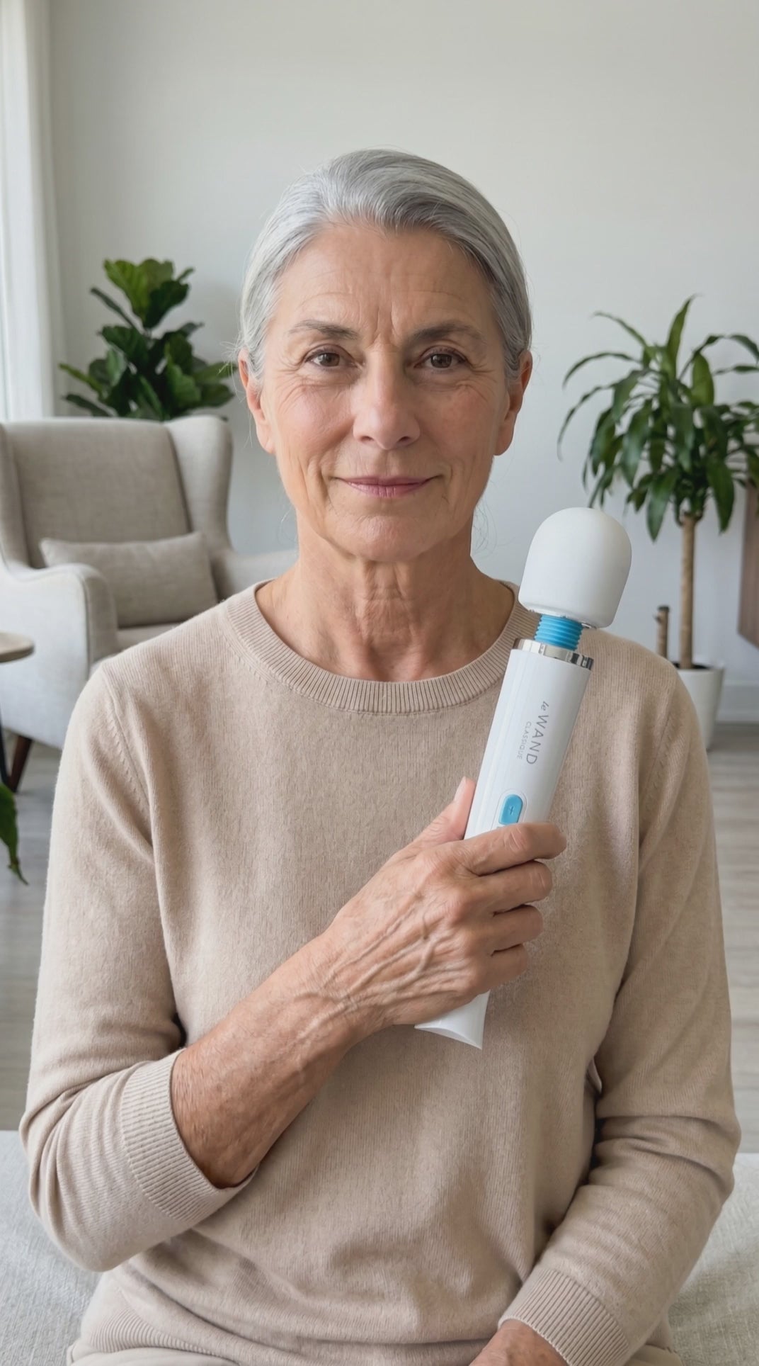 Le Wand Classique Rechargeable Wand Vibrator